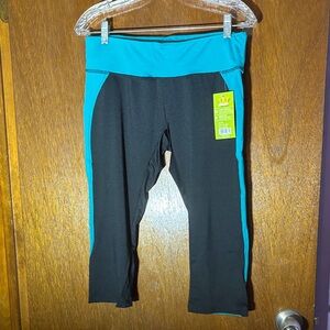 Women's Black and Blue Capris